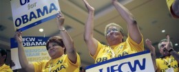 UFCW rally for Obama in 2008 (AP)