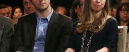Chelsea Clinton and husband Marc Mezvinsky attend Clinton Global Initiative, 2014 / AP