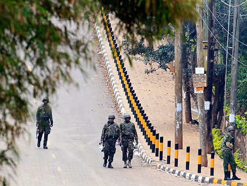 Kenyan soldiers patrol Westgate shopping mall