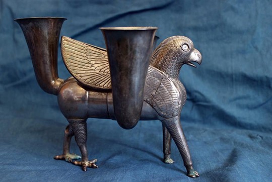 Fake griffin given to Iran