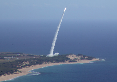 The USS Decatur fired an SM-3 interceptor missile from a point off Kauai, hitting the mid-range target's simulated warhead 100 miles above the Earth