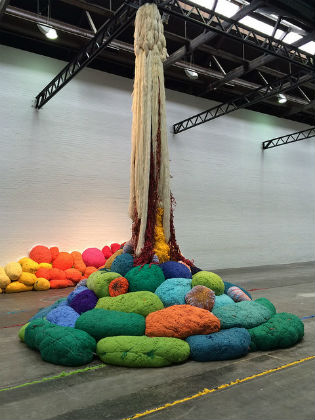 Another Sheila Hicks yarn installation / John Lord