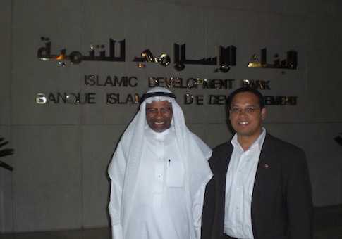 Keith Ellison with Dr. Ahmad Mohamed Ali at the Islamic Development Bank