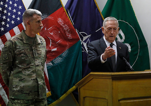 US Defense Secretary James Mattis and US Army General John Nicholson, commander of U.S. forces in Afghanistan