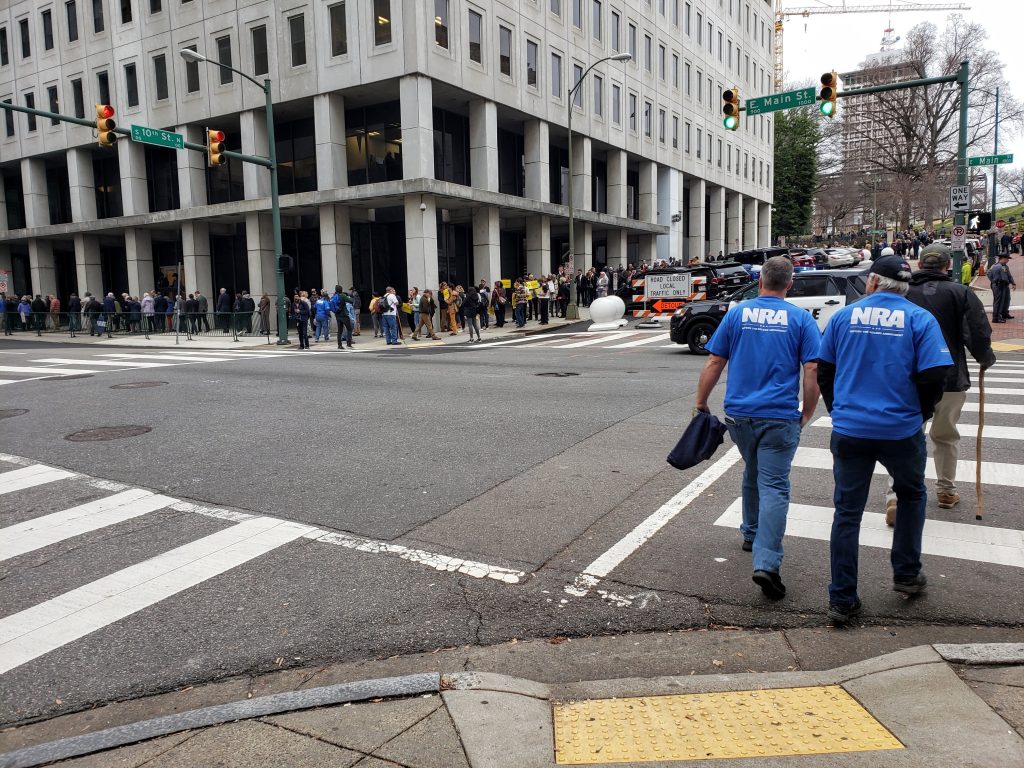 NRA members line up to get into the Virginia Judiciary Committee hearing / Stephen Gutowski