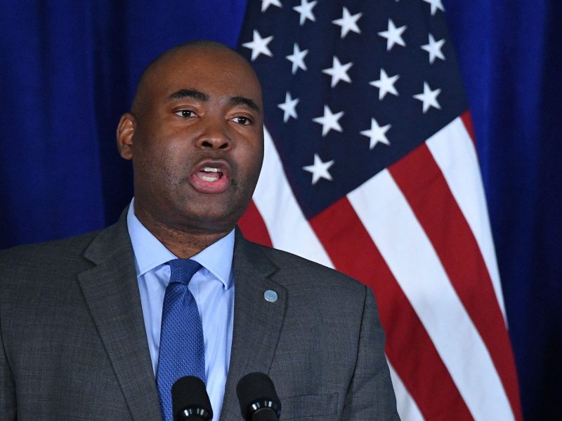 Poll Not a Single White House Reporter Is a Republican