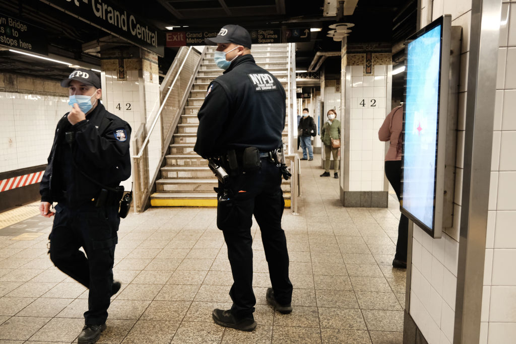 Police apprehend anti-Semitic attacker of Jewish woman on subway.