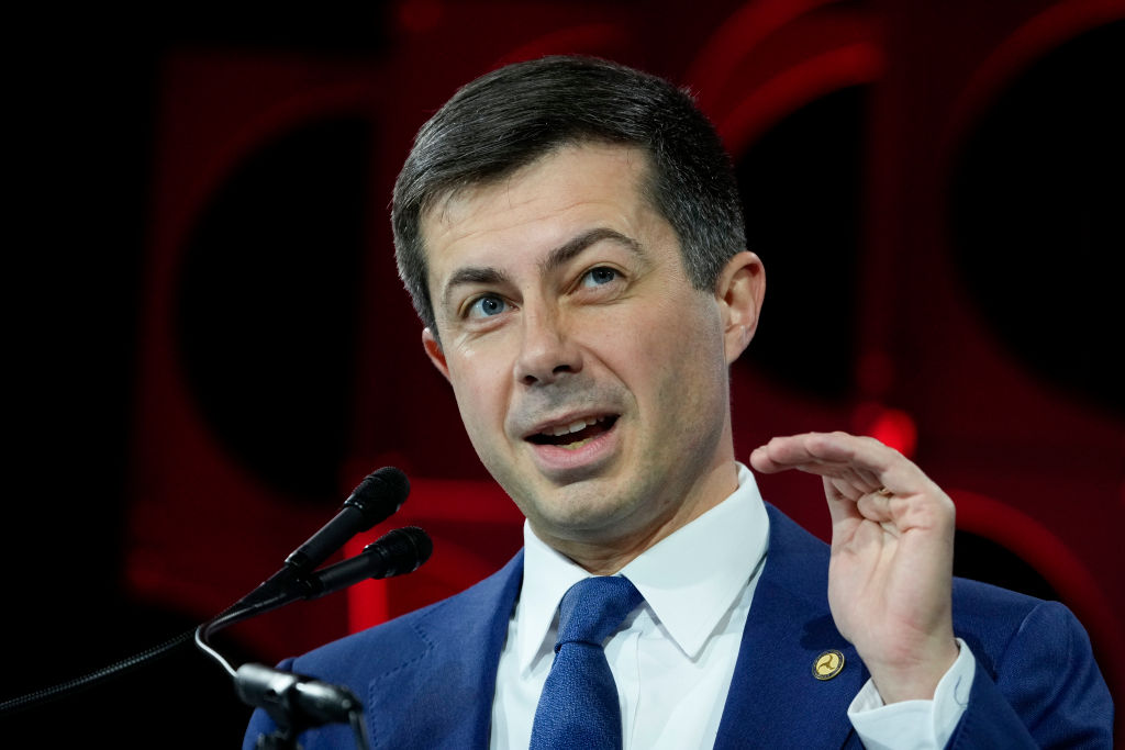 Months After Buttigieg Promised To Hold Southwest ‘Accountable,’ Airline Delays Hundreds of Flights