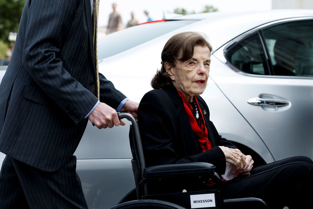 Dianne Feinstein, 89, forgets whereabouts for 3 months.