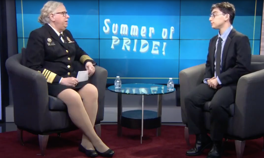 День трансгендера в сша. Рейчел Левин Адмирал и Сэм Бринтон. Американский Адмирал трансгендер. Рейчел Левин министр здравоохранения США.