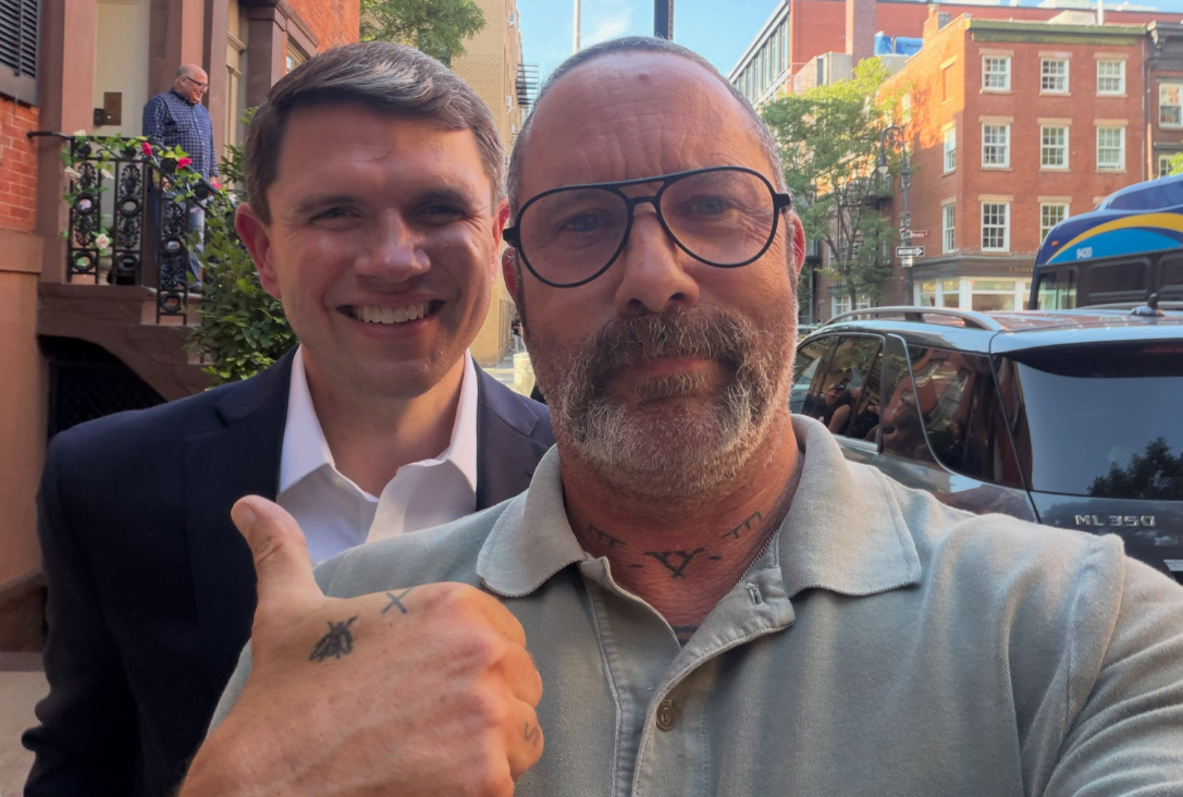 Far-Left Jeweler Hosting Talarico and Brown Fundraiser Calls US a Sh—thole, Runs Creepy Female Serial Killer Ads